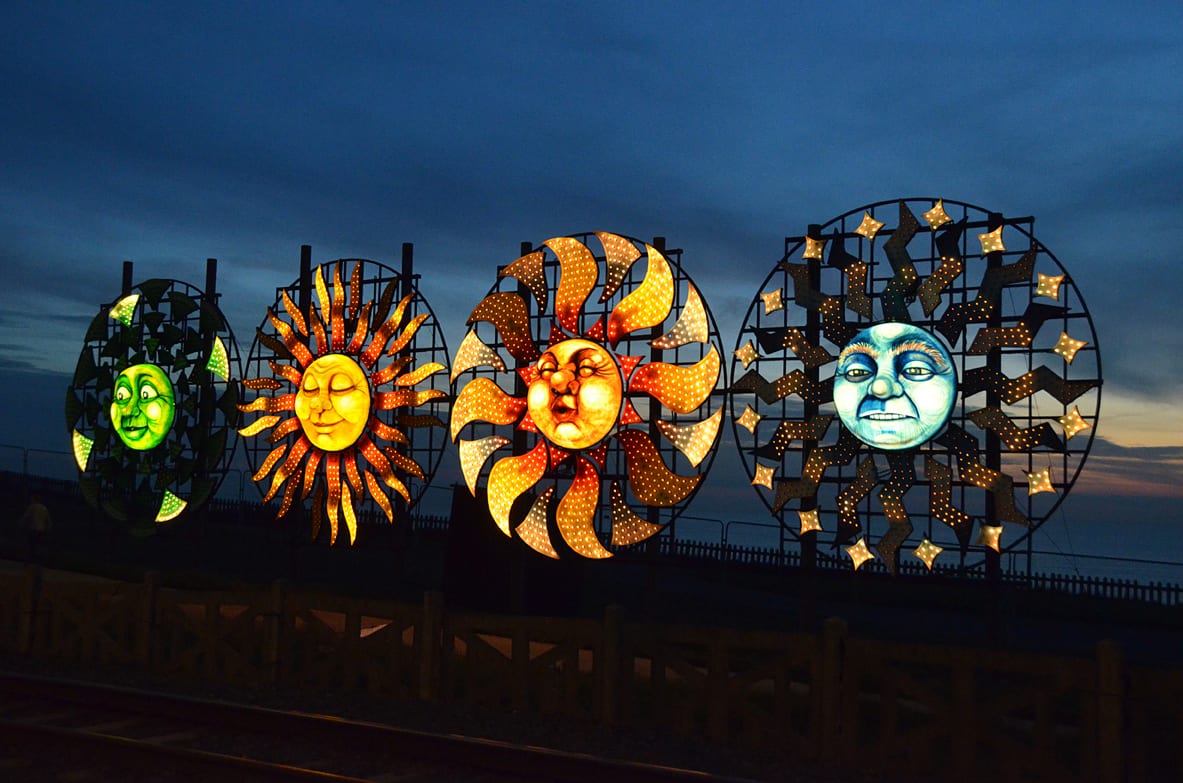 facts and figures - Four Seasons Tableaux at North Shore. See what time the tableaux come on with our guide to daily switch on times